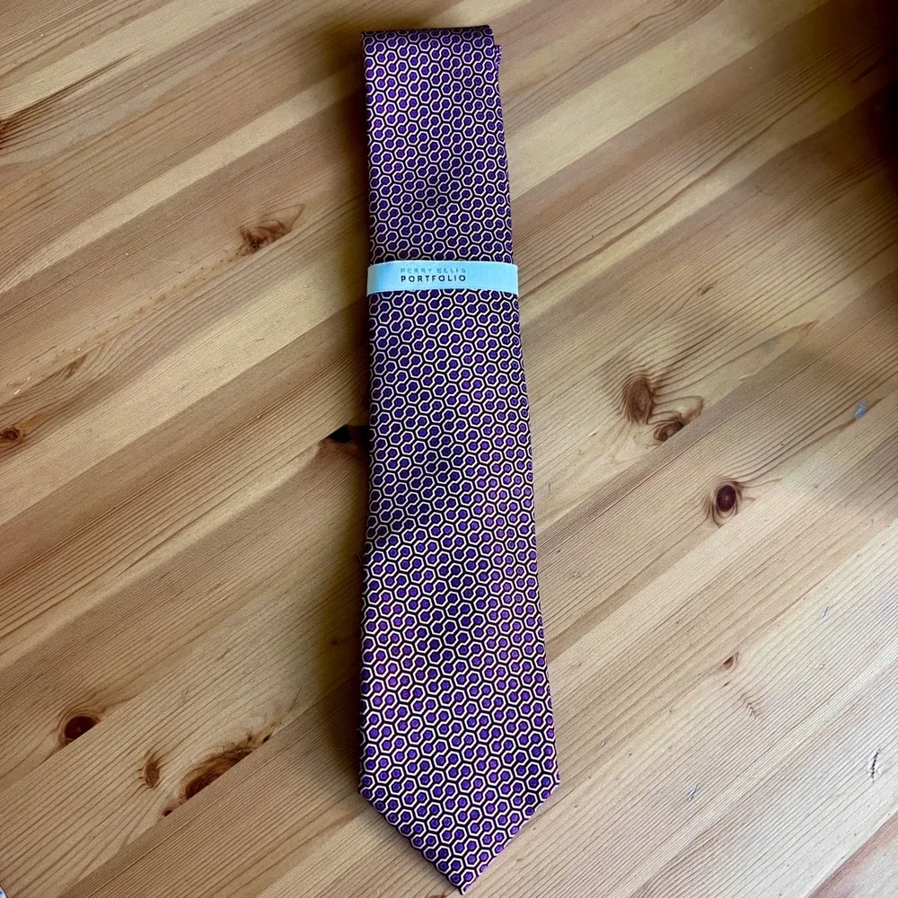 Perry Ellis Portfolio Necktie Geometric Purple Red Pattern 0022 MSRP‎ $55.00